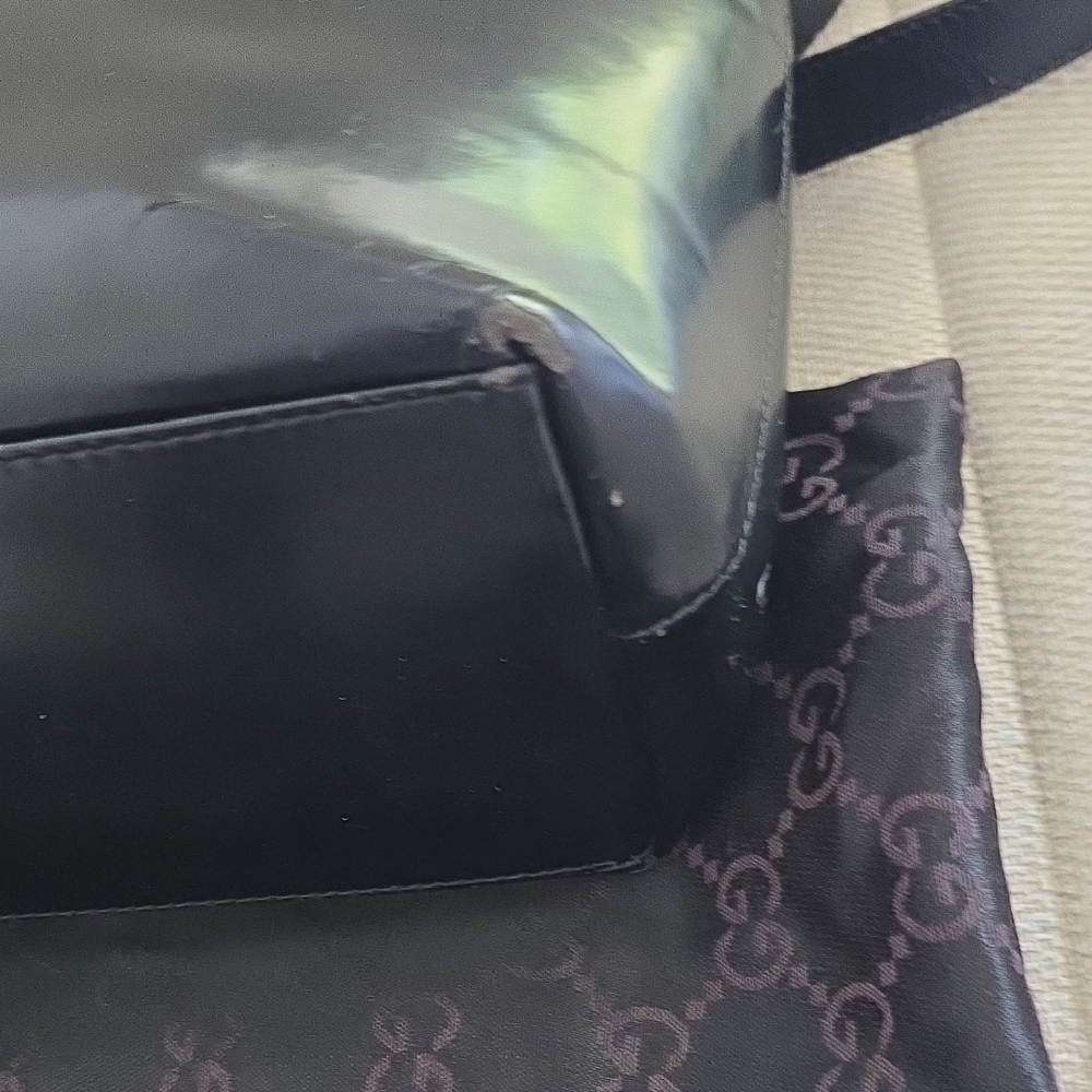 Elegant Black Leather Tote Bag - Picture 8 of 10